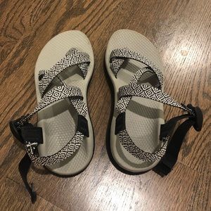 Women’s Z2 Black & White Chacos Size 7